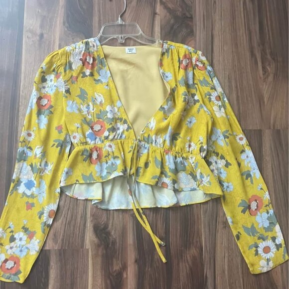 Aritzia Sunday Best yellow floral crop top size Small - Picture 1 of 6